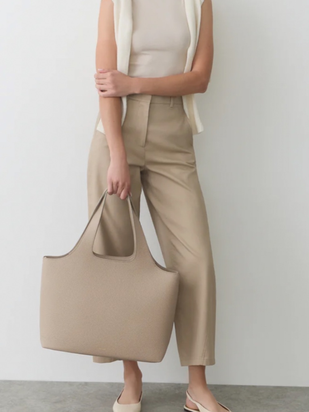 Cuyana System Tote 16-Inch | Stone Pebbled Leather - Picture 2 of 11